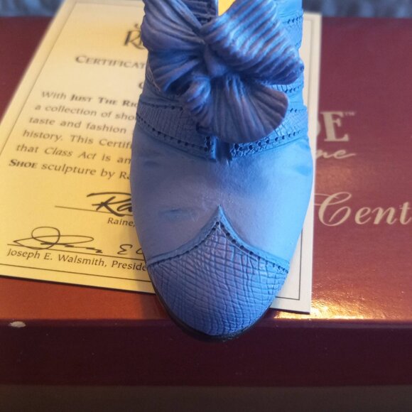 Just The Right Shoe  By Raine Class Act  Mini Figurine 25042 - Picture 8 of 12